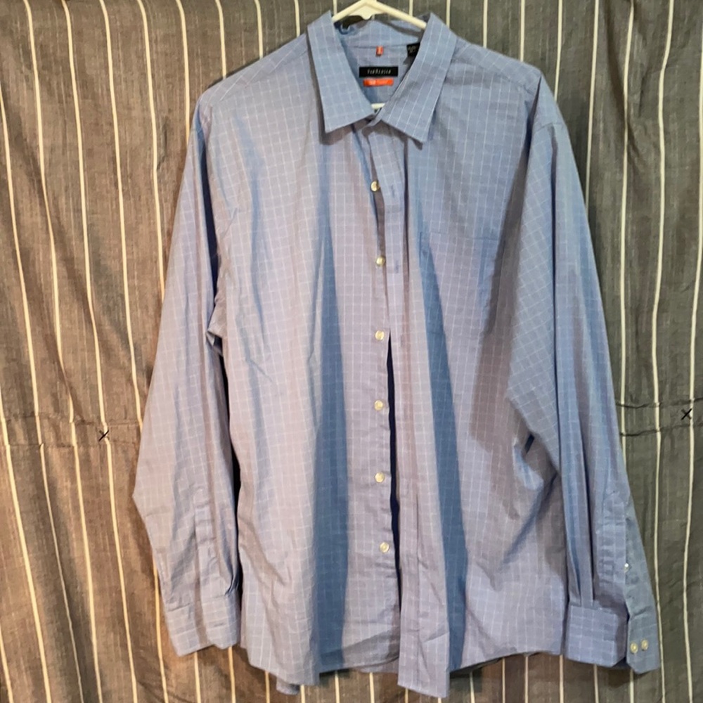 Van Heusen traveler button down lightly worn